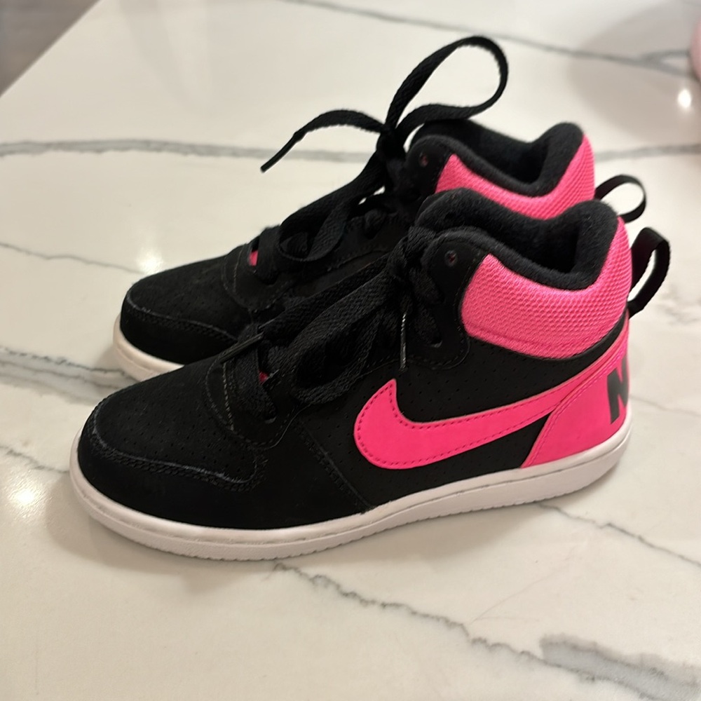 brand new no tags Nike high top black and pink sneakers size 12.5 girls! - Picture 3 of 6